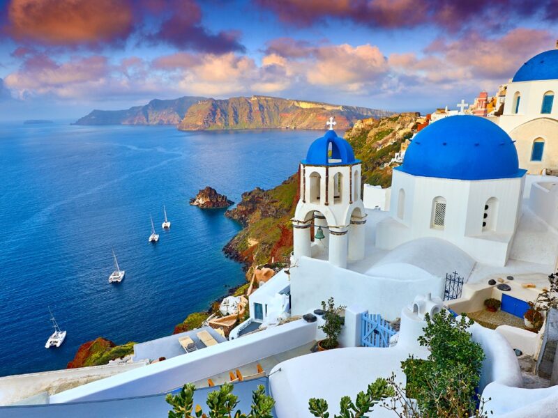 0f68420a-998d-43b4-800b-9bc8829ba4a1-santorini-full-guide-lead