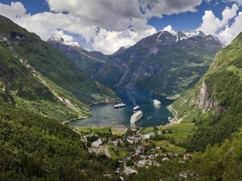 View_to_Geiranger_from_Flydalsjuvet,_2013_June