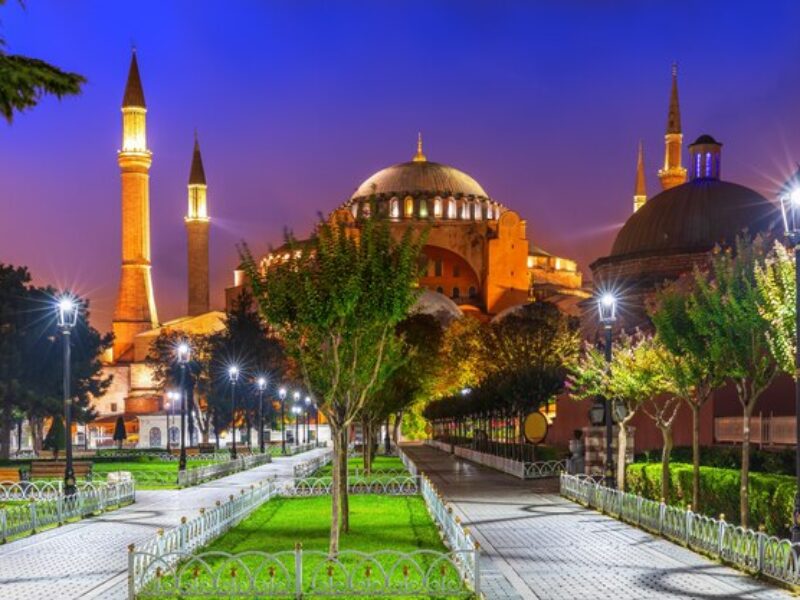 hagia-sophia-plaza-sultan-ahmet-estambul-turquia_400112-639