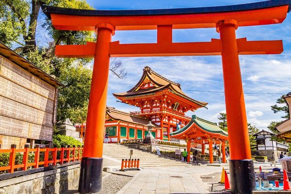 japon_kioto_fushimiinaritaisha_shutterstockrf_733630336_takashi_images_shutterstock_1